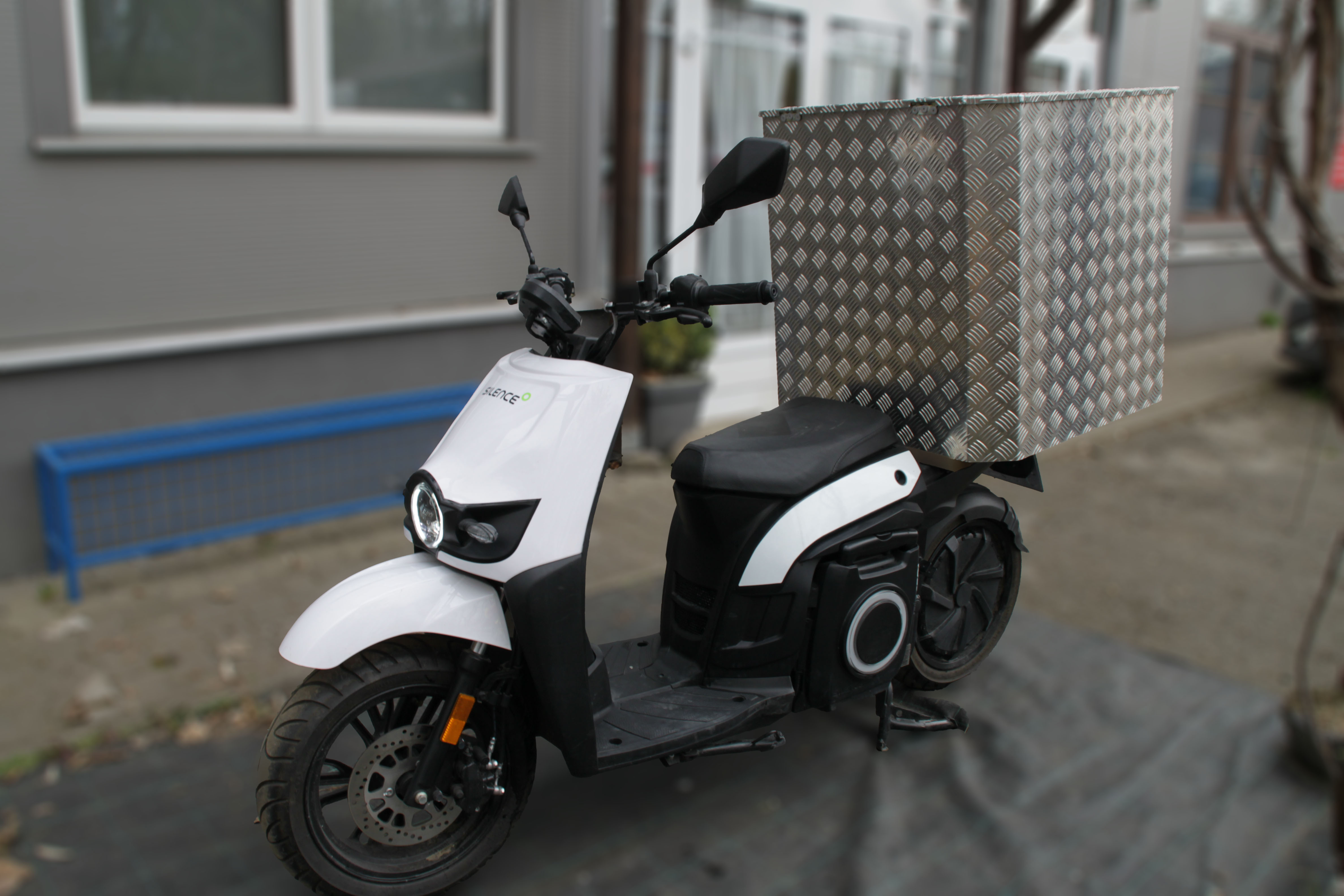 Skútr s boxem S02 Cargo